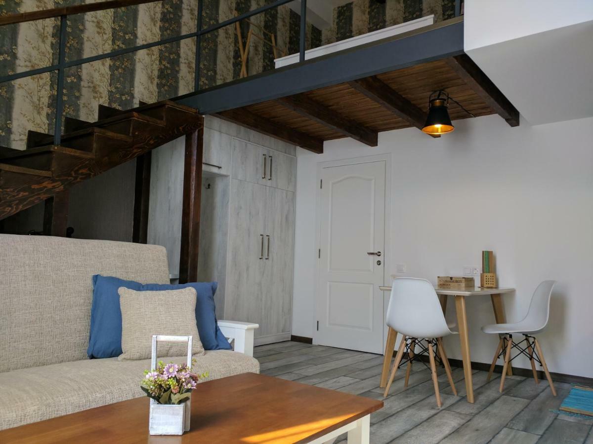 Cozy Studios On Freedom Square Тбилиси Екстериор снимка